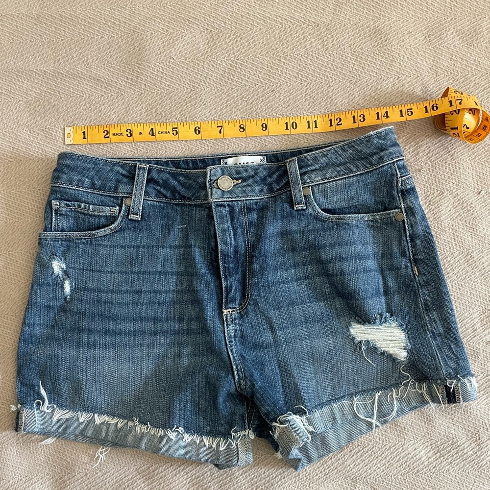 Paige Shorts size 28